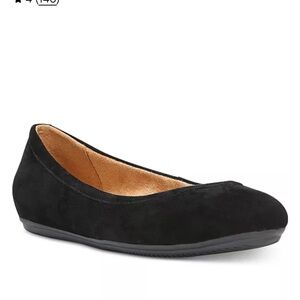 NWT Love Women's Classic Black Flats